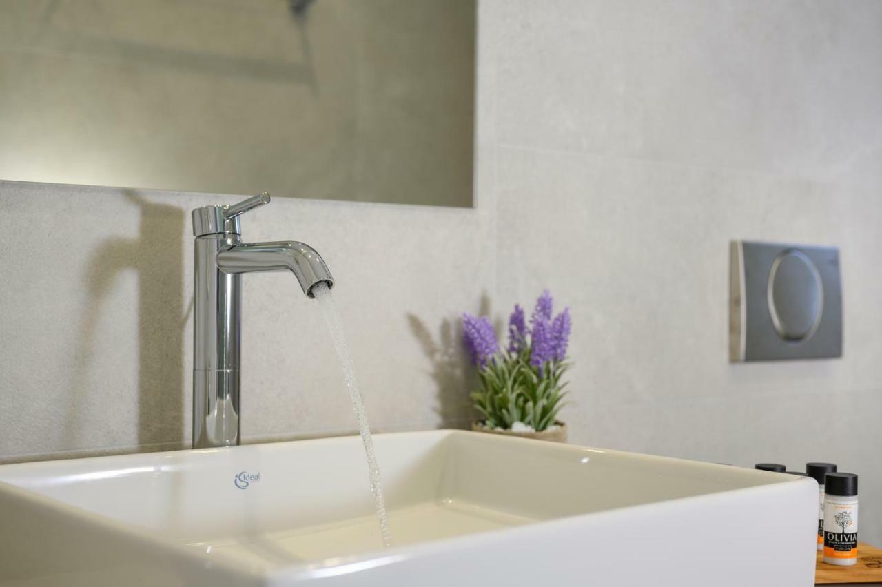 Athina Suites Luxury Suites Near The Sea Platanias Platanés Εξωτερικό φωτογραφία